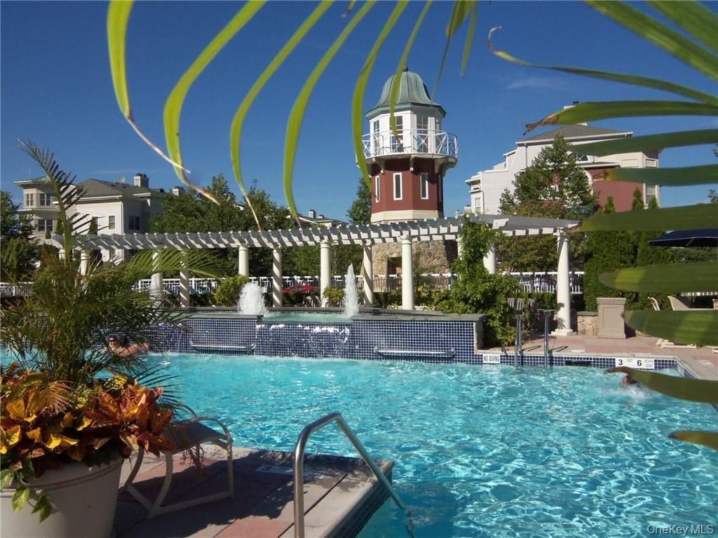3 Harbor Pointe Drive thumbnail 32