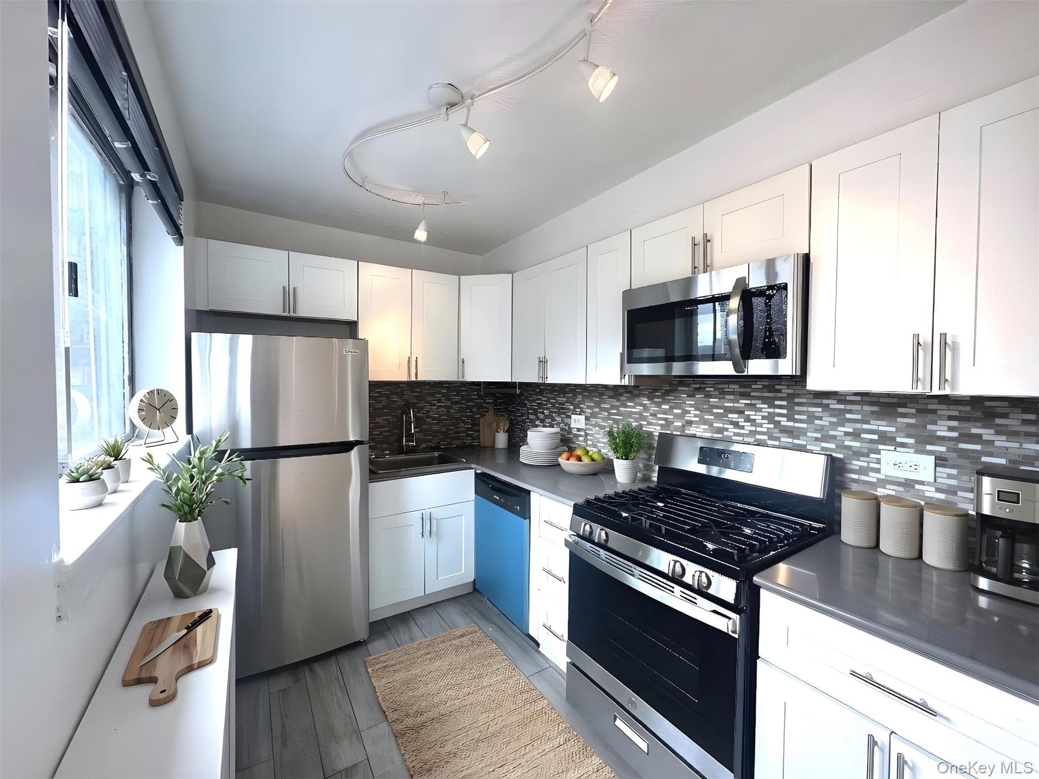 4455 Douglas Avenue Unit: 9M thumbnail 5