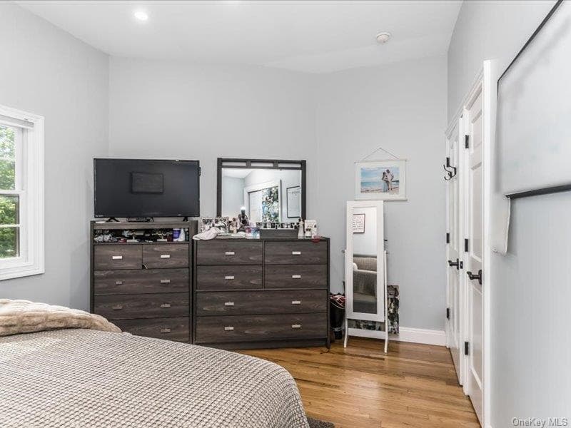 260 W 20th Street thumbnail 15