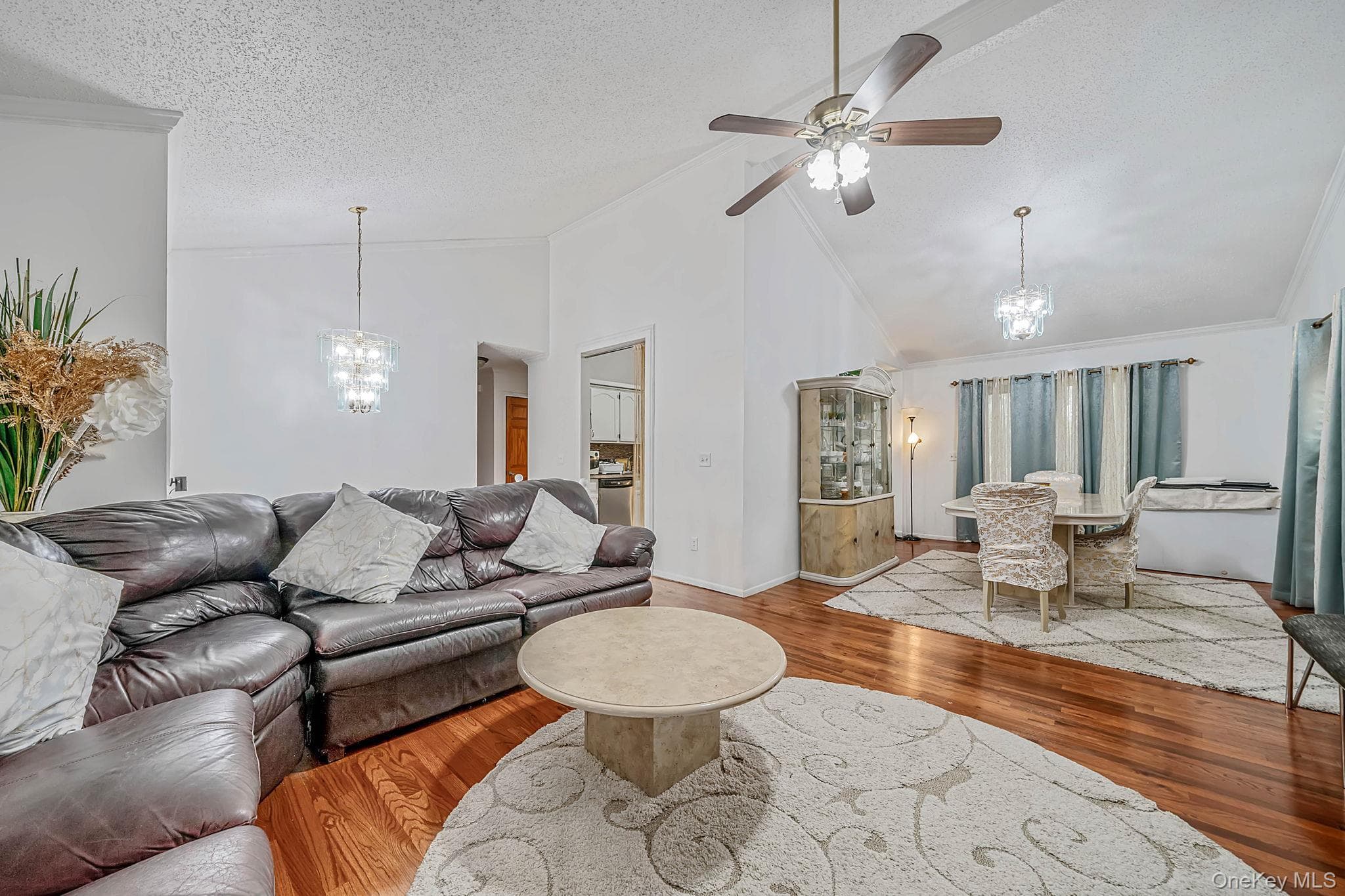 107 Cedar Oaks Avenue thumbnail 14
