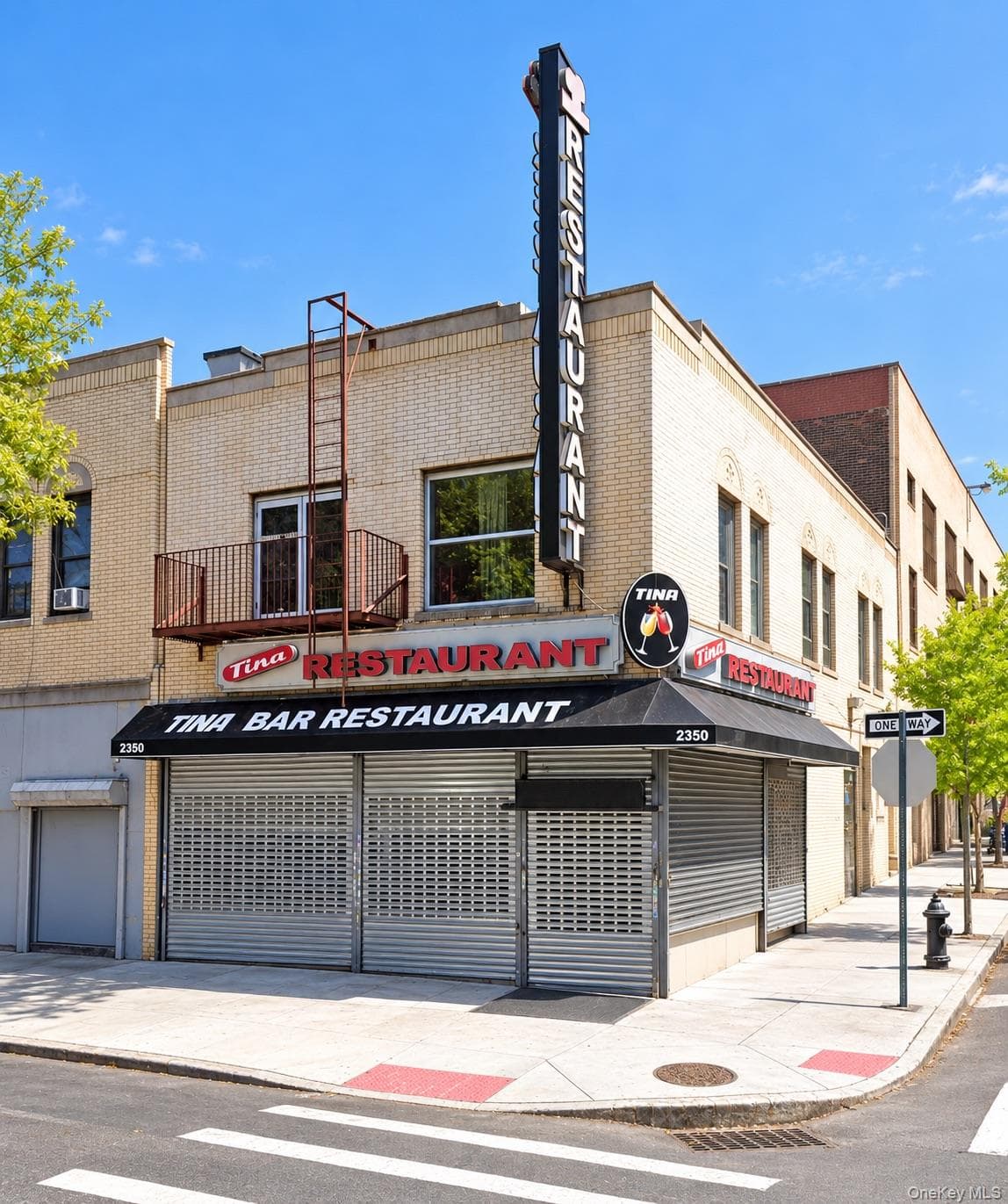 2350 Washington Avenue photo 1