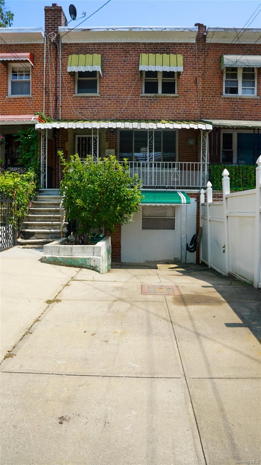 3830 Barnes Avenue thumbnail 2