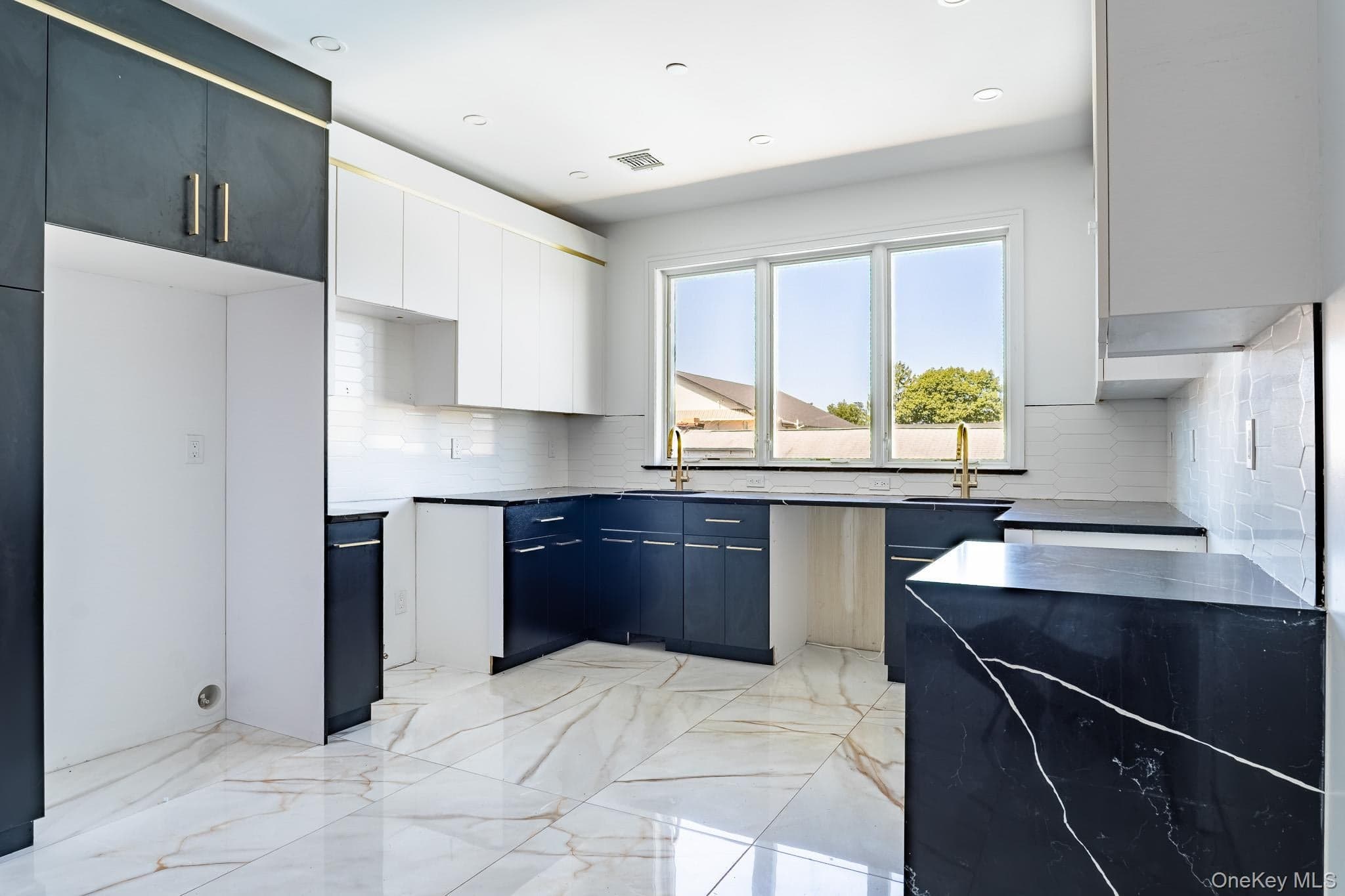 18 Twin Avenue Unit: 304 thumbnail 12