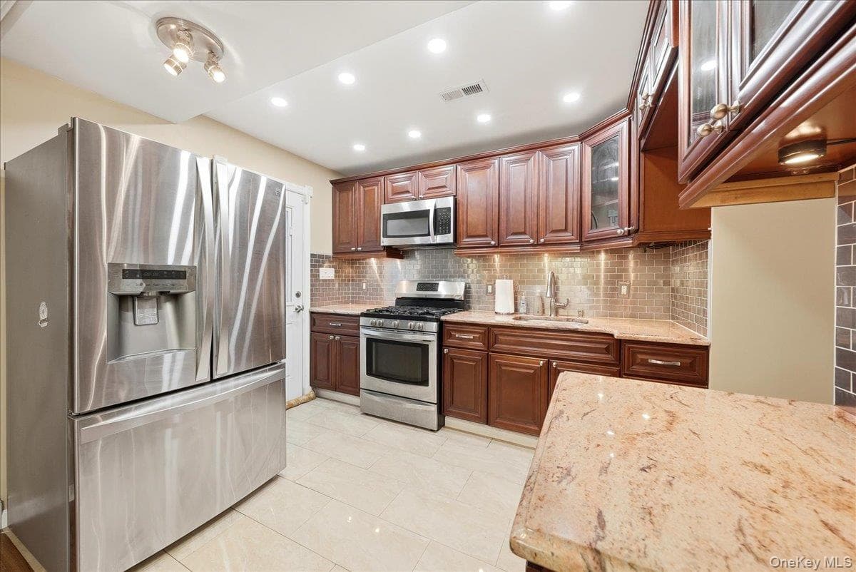 2927 Grand Avenue Unit: 16 thumbnail 11