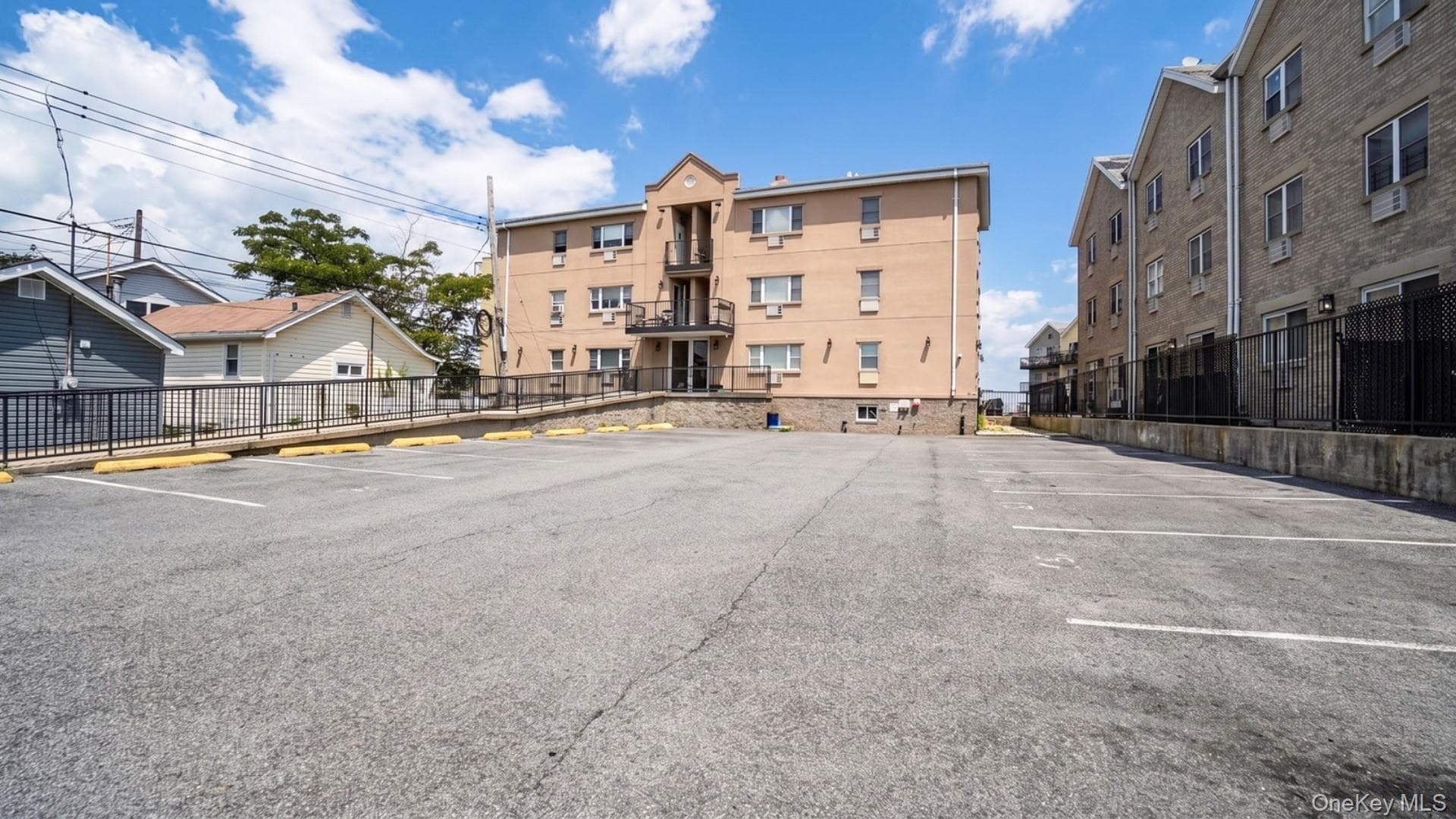 24 Pennyfield Avenue Unit: 2C photo 1
