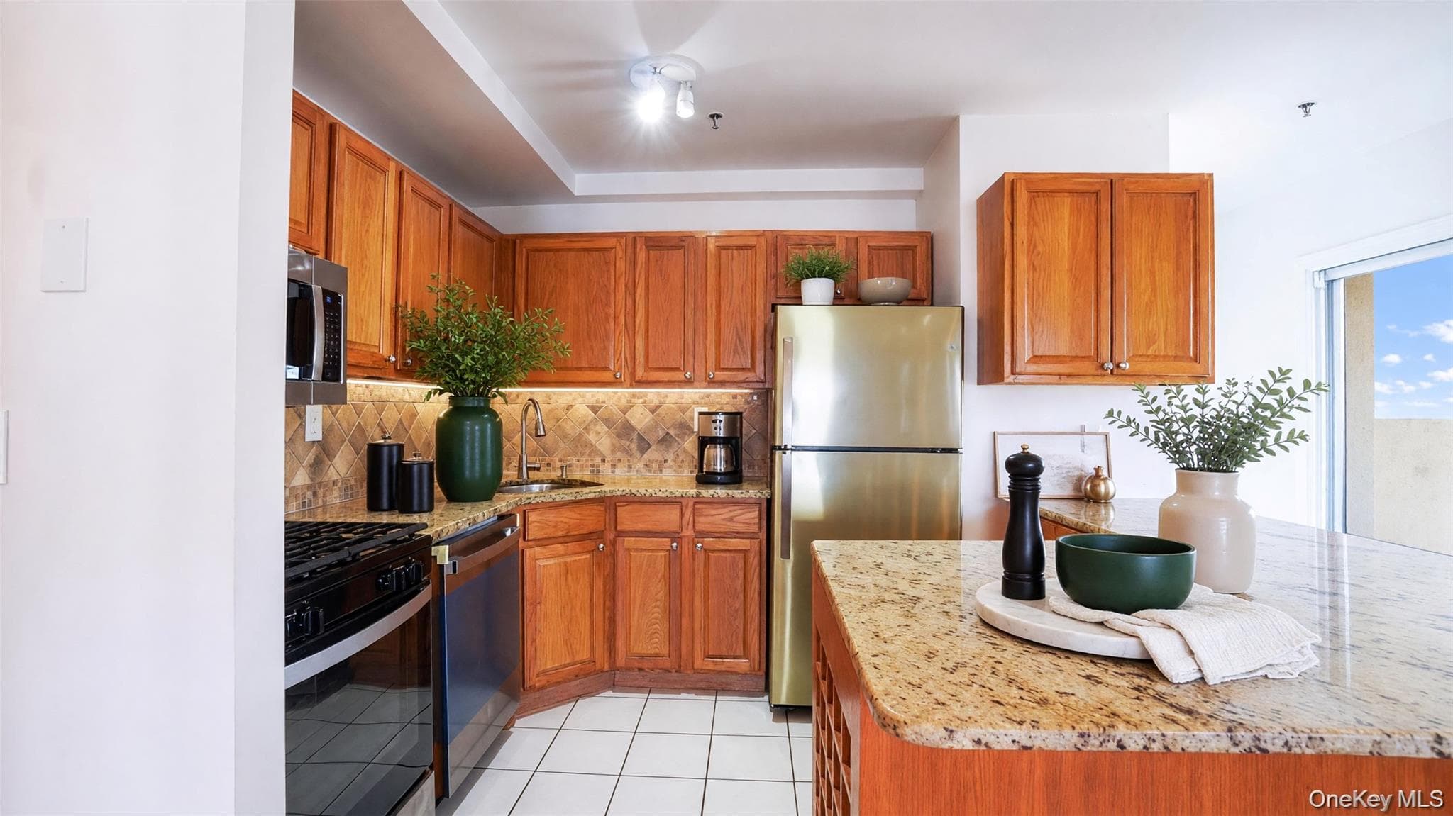 24 Pennyfield Avenue Unit: 2C thumbnail 4