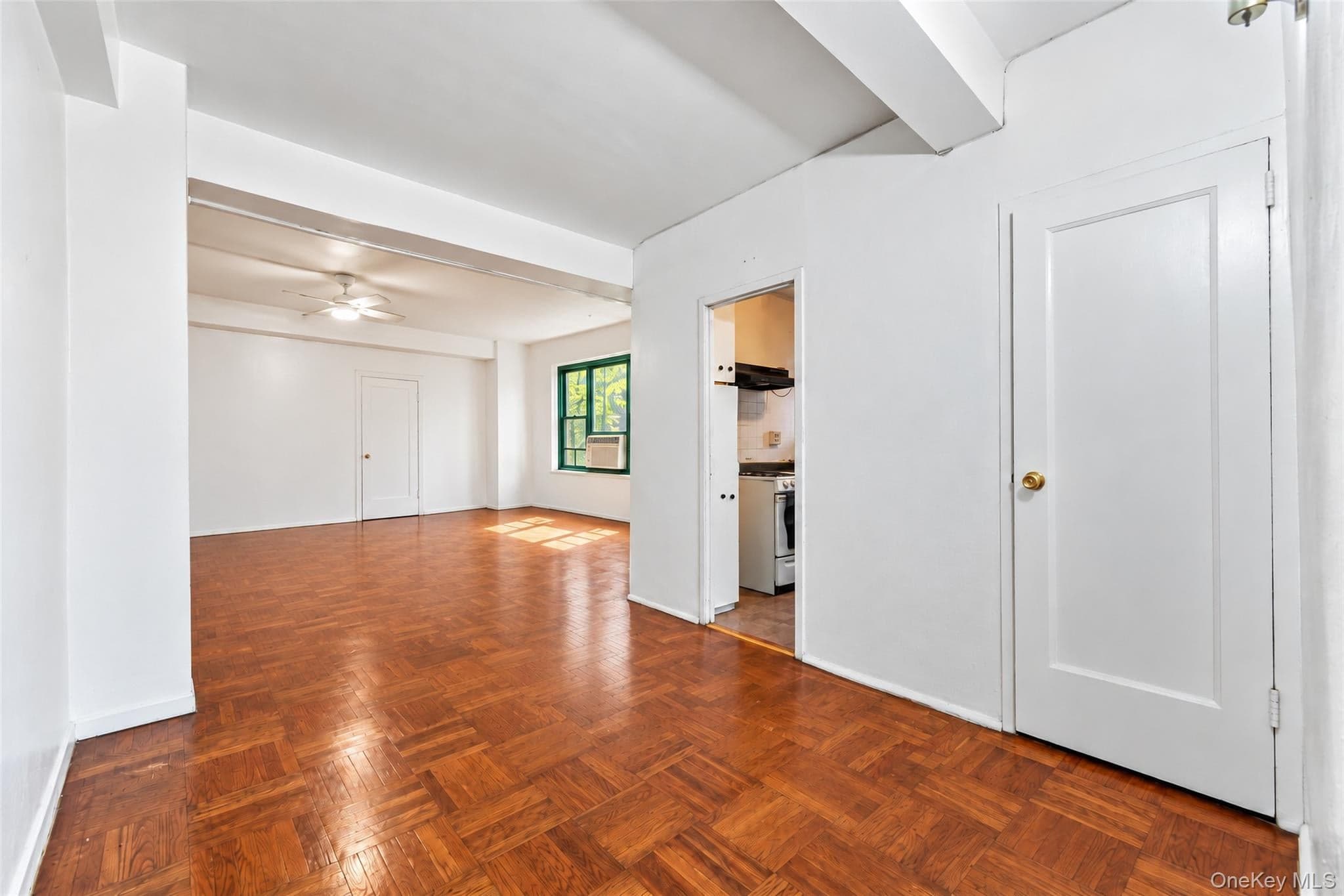 1651 Metropolitan Avenue Unit: 5H thumbnail 3