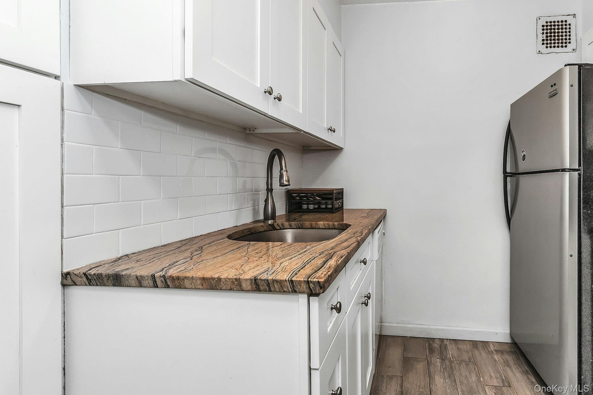 840 Shore Road Unit: 3 E thumbnail 10
