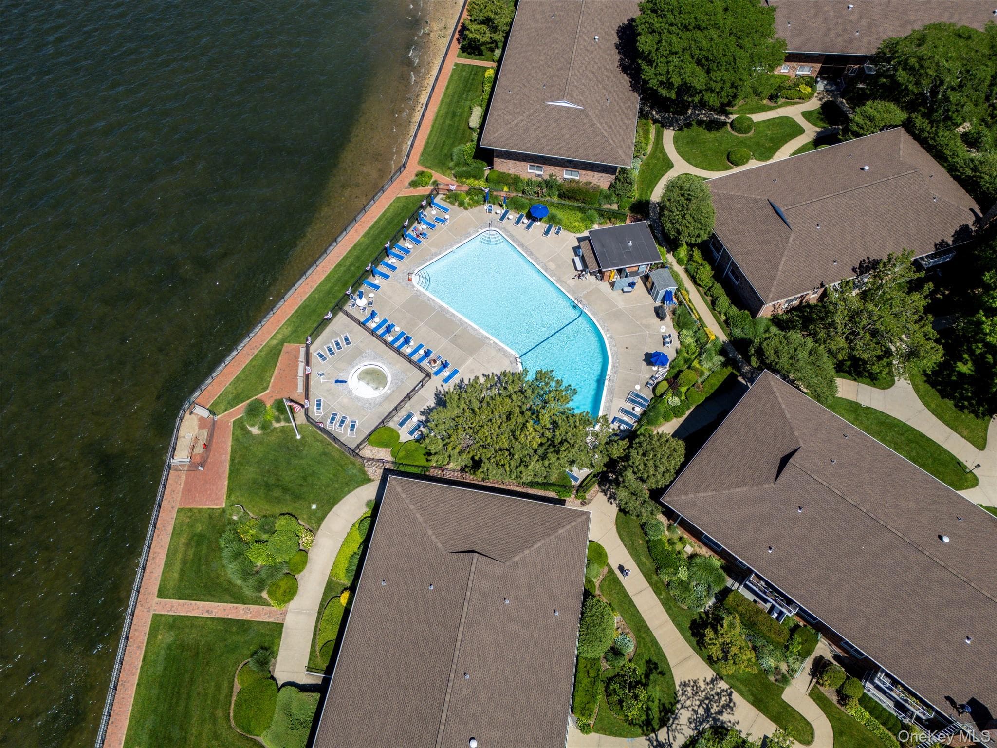 1 Toms Point Lane Unit: Building 5, Unit 9J, Port Washington