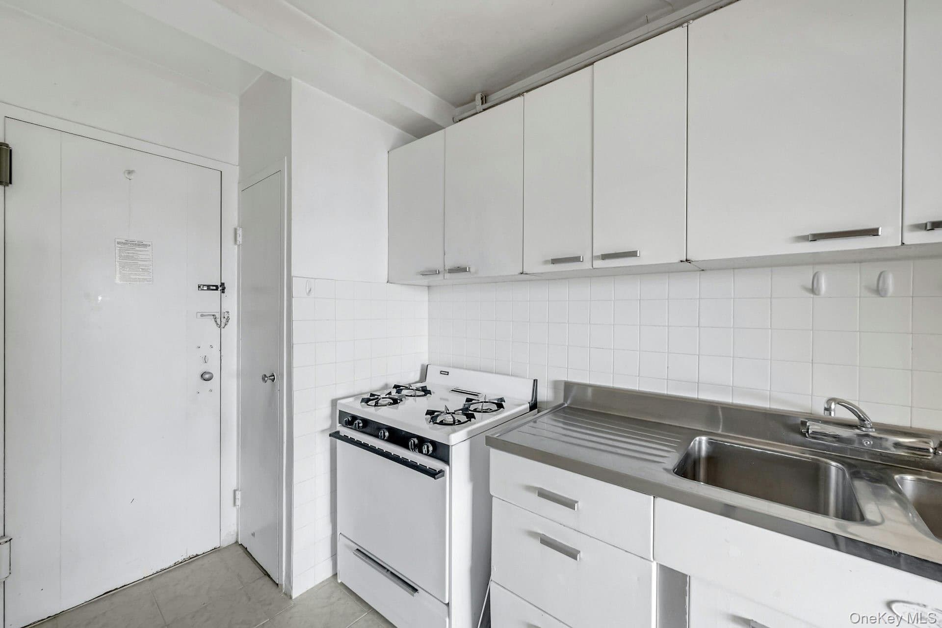 1 Fordham Hill Oval Unit: 12C thumbnail 9