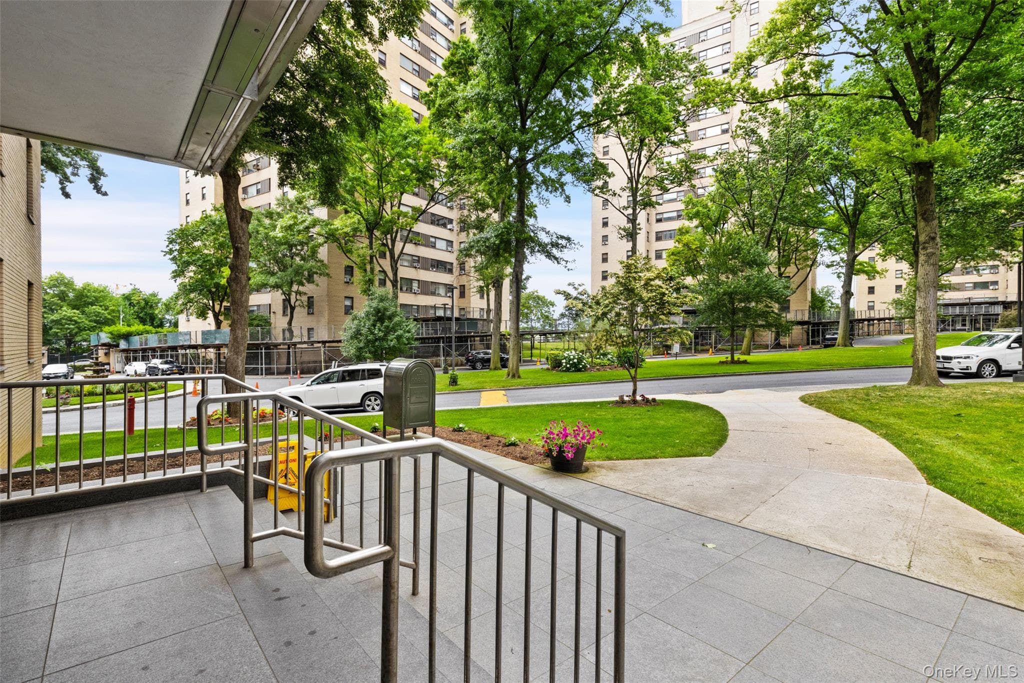 1 Fordham Hill Oval Unit: 12C thumbnail 37