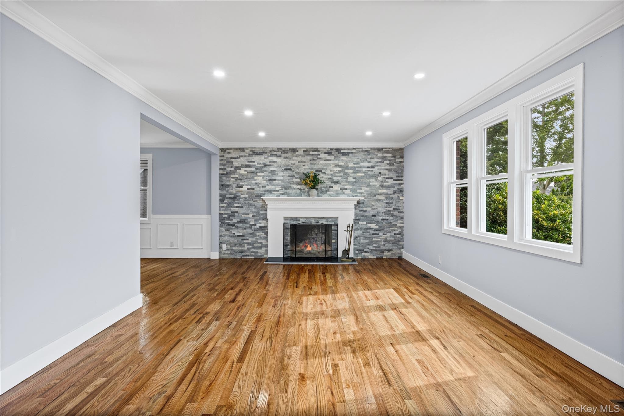 81 Rowe Avenue thumbnail 16