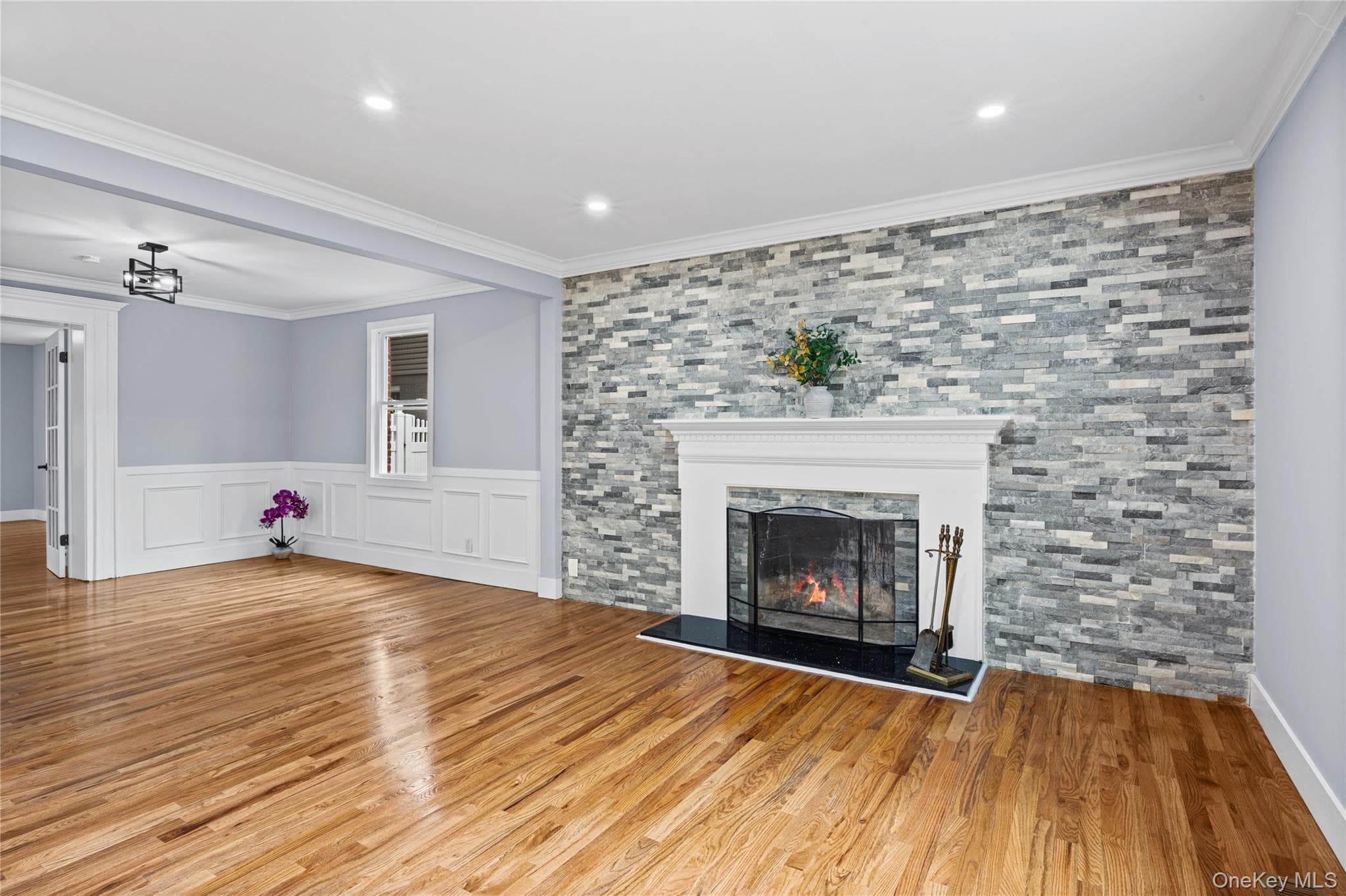 81 Rowe Avenue thumbnail 14