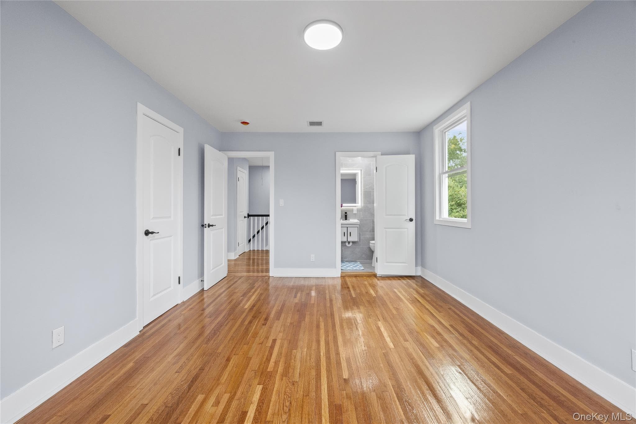 81 Rowe Avenue thumbnail 23