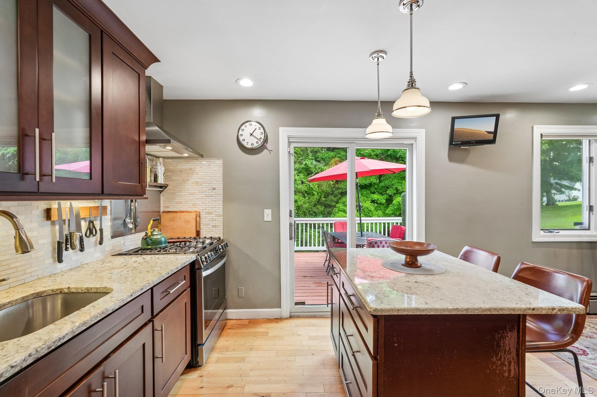 111 Hilltop Road thumbnail 19