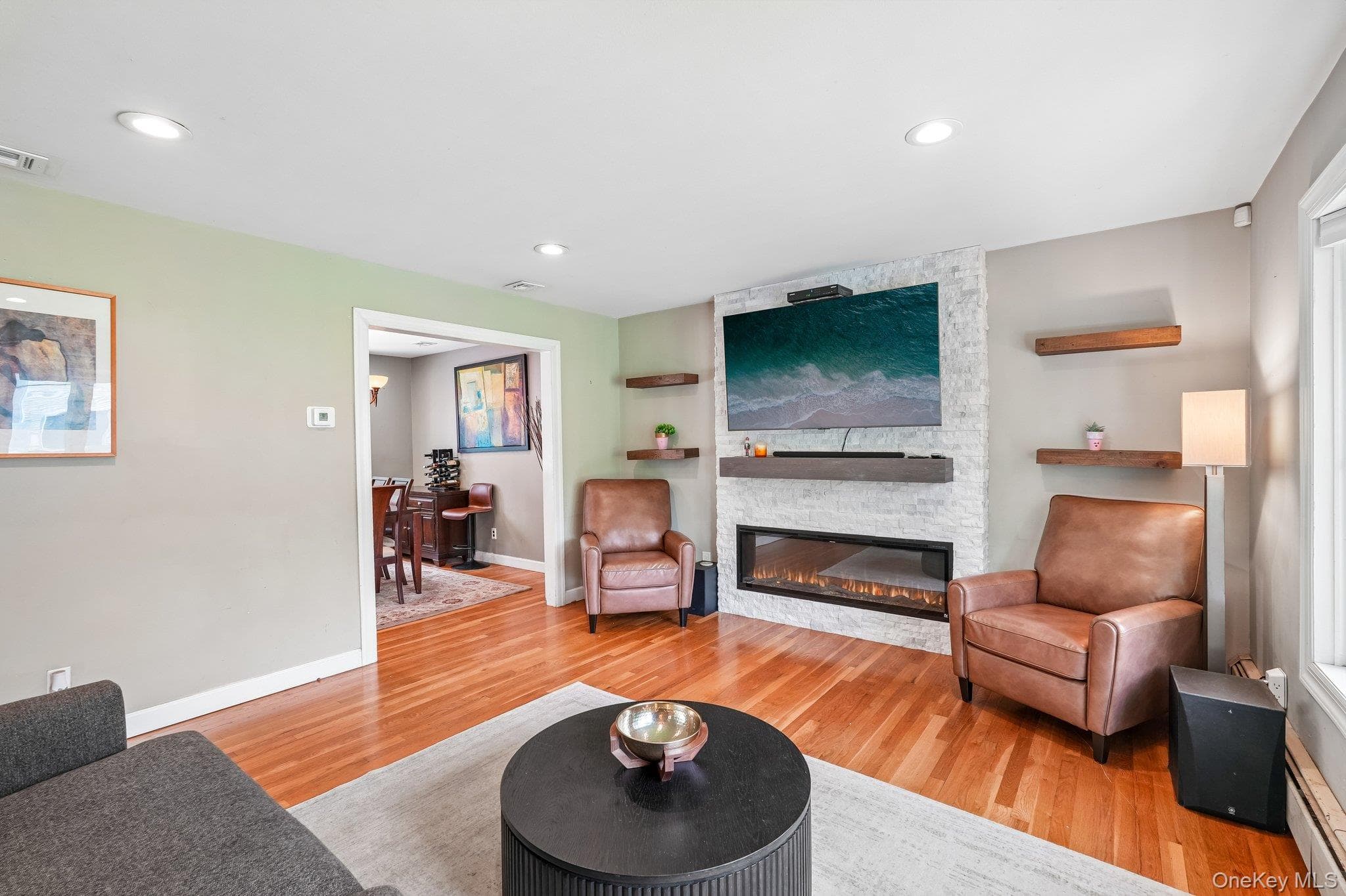 111 Hilltop Road thumbnail 9