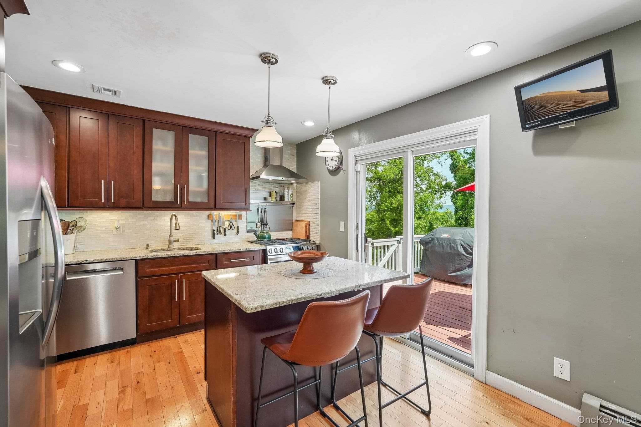 111 Hilltop Road thumbnail 14