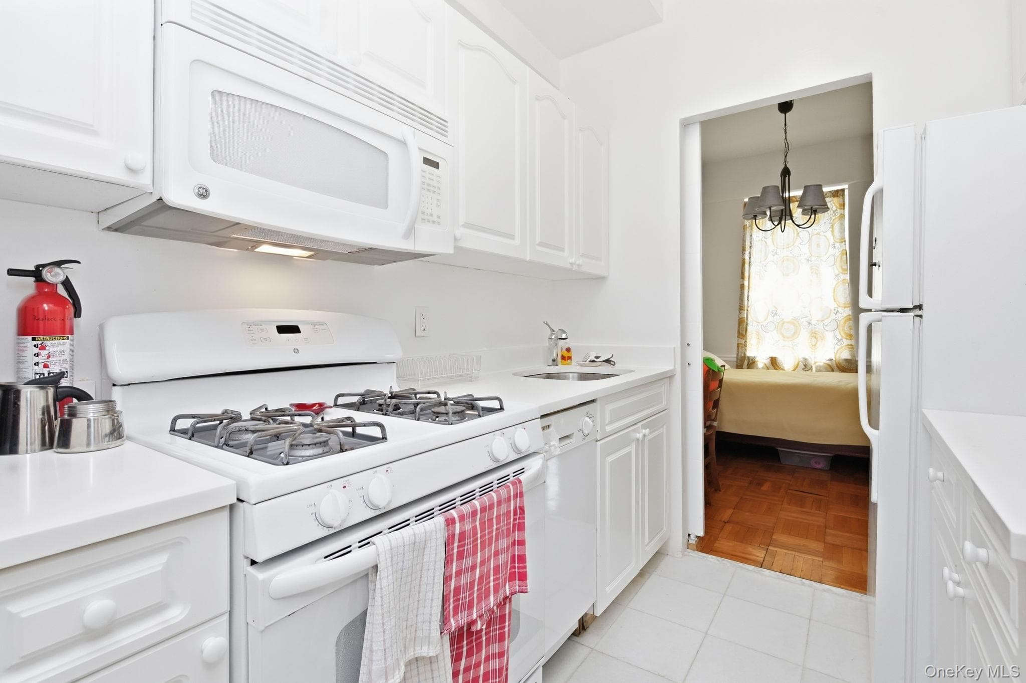290 Collins Ave Unit: 2C thumbnail 8