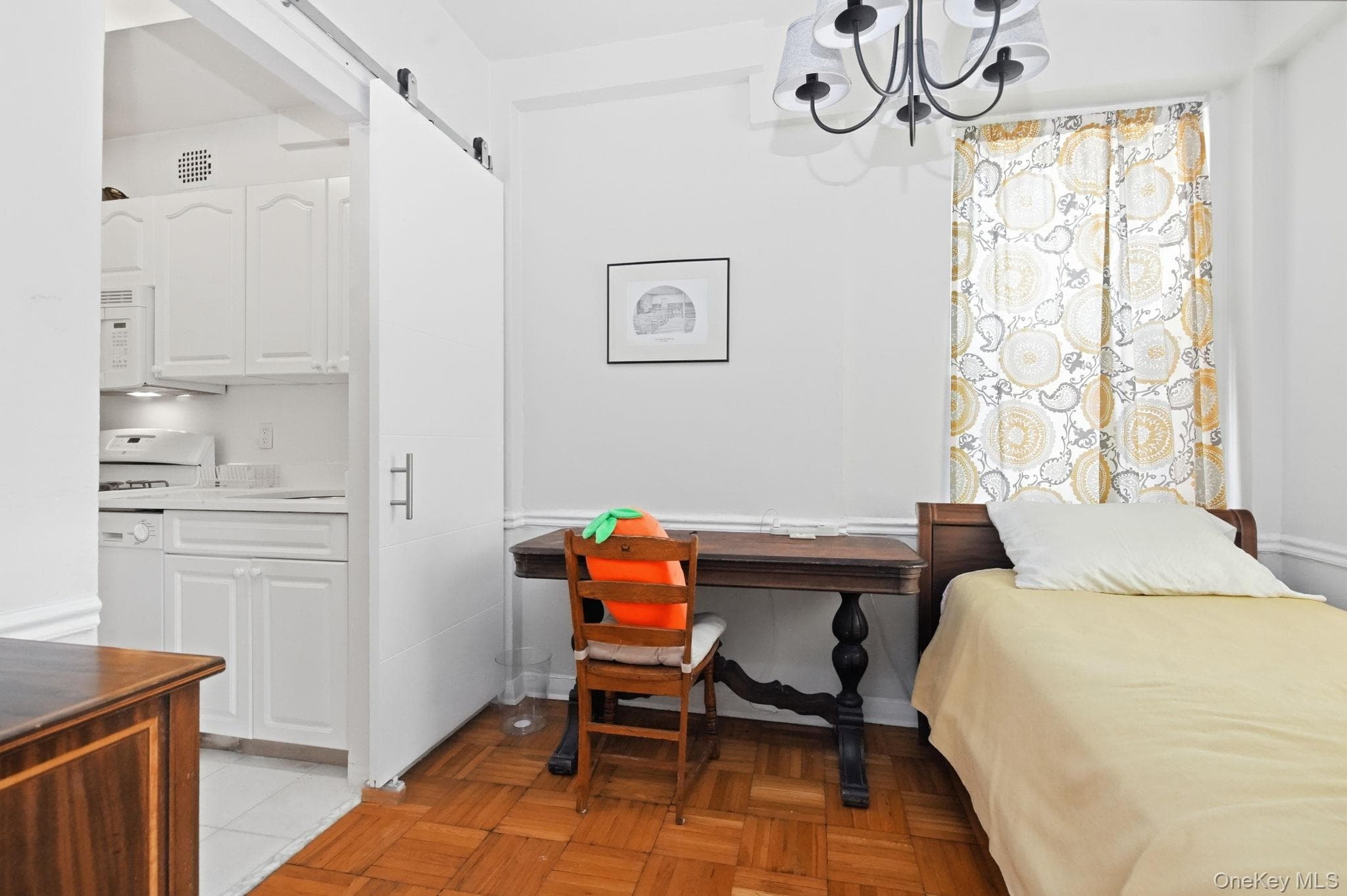 290 Collins Ave Unit: 2C thumbnail 11