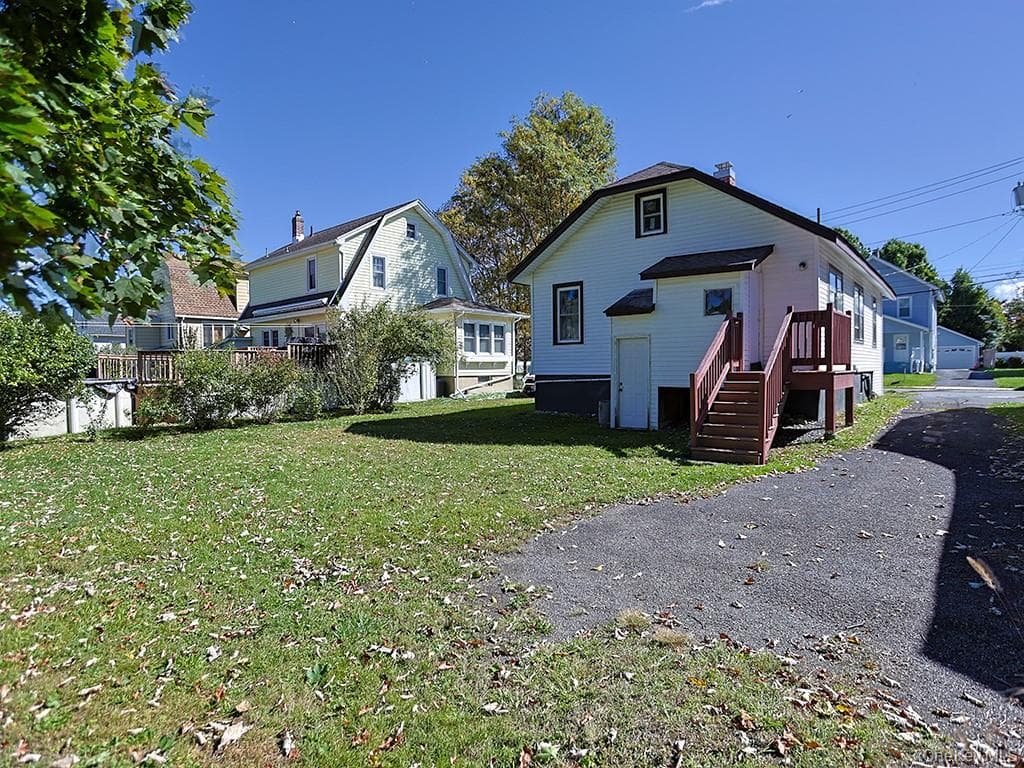 14 Columbia Avenue thumbnail 16