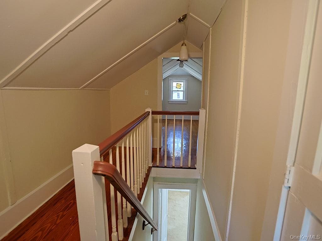 14 Columbia Avenue thumbnail 10
