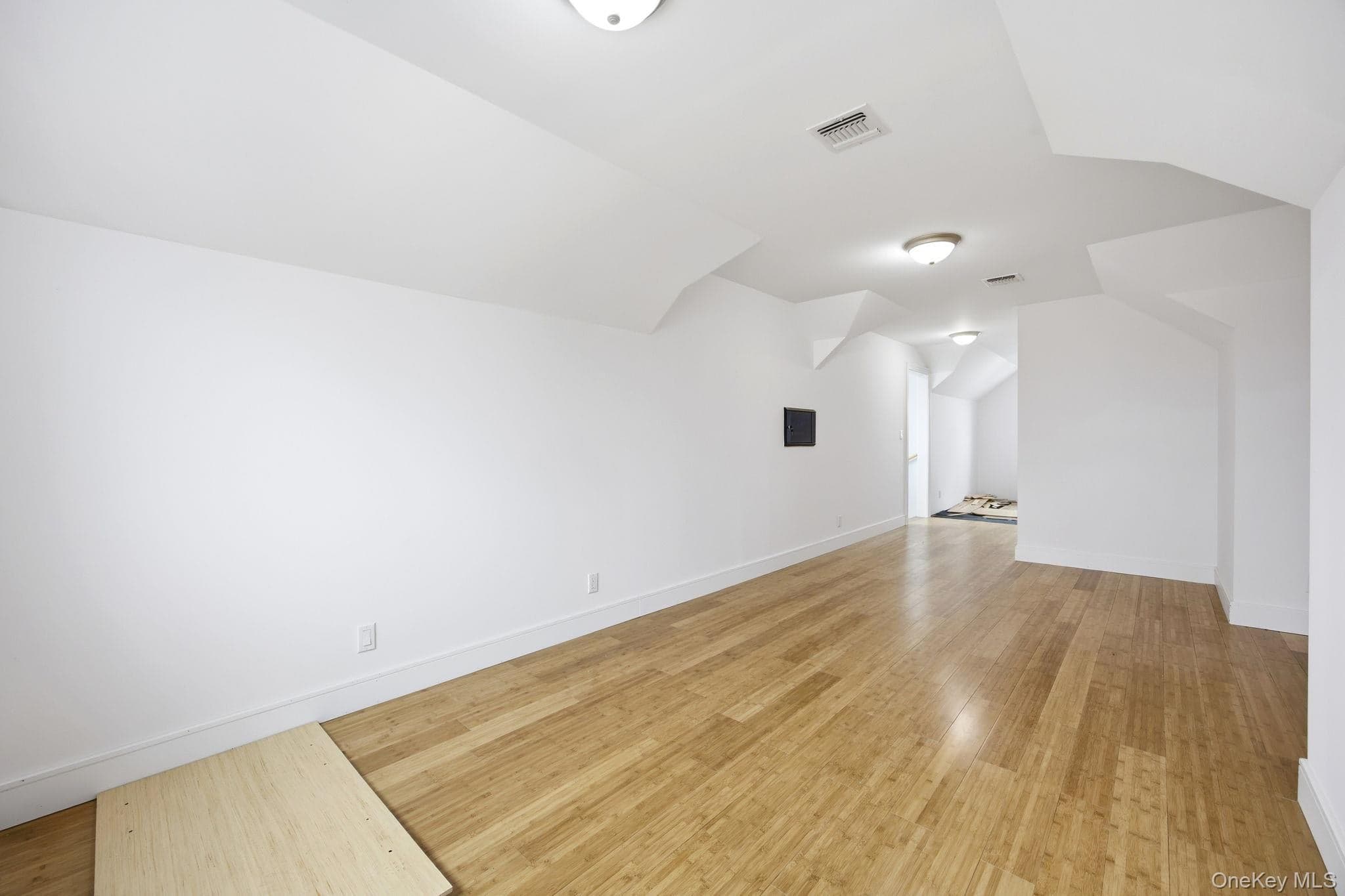 96 Coale Ave thumbnail 24
