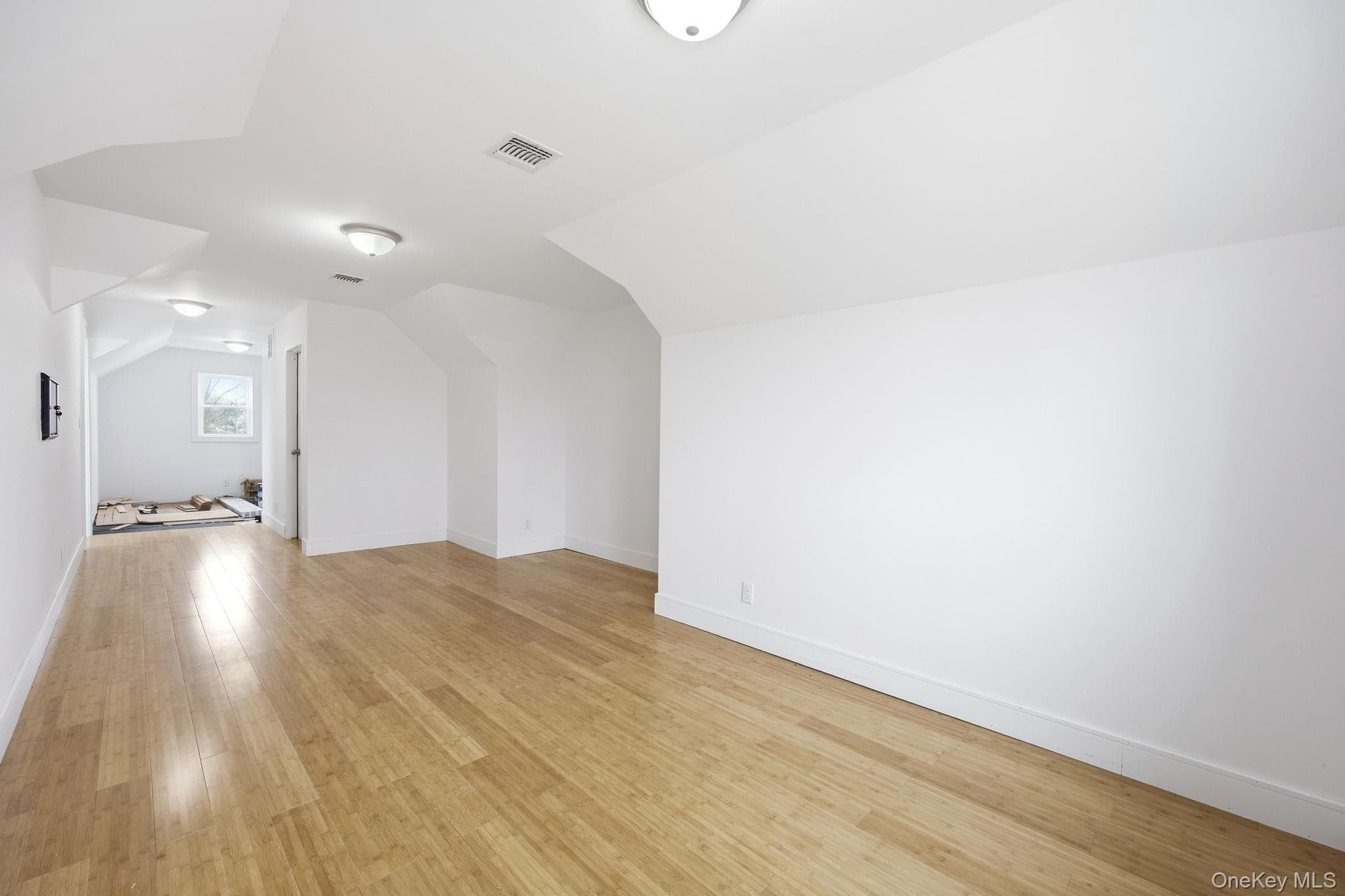 96 Coale Ave thumbnail 23