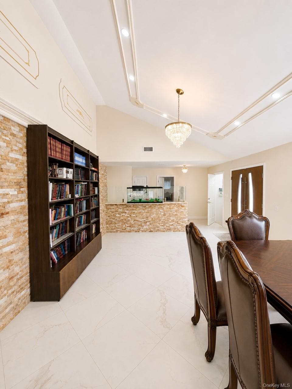886 Woodmere Drive thumbnail 5