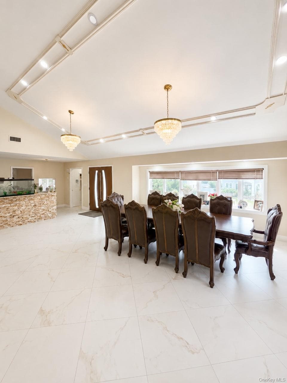 886 Woodmere Drive thumbnail 4