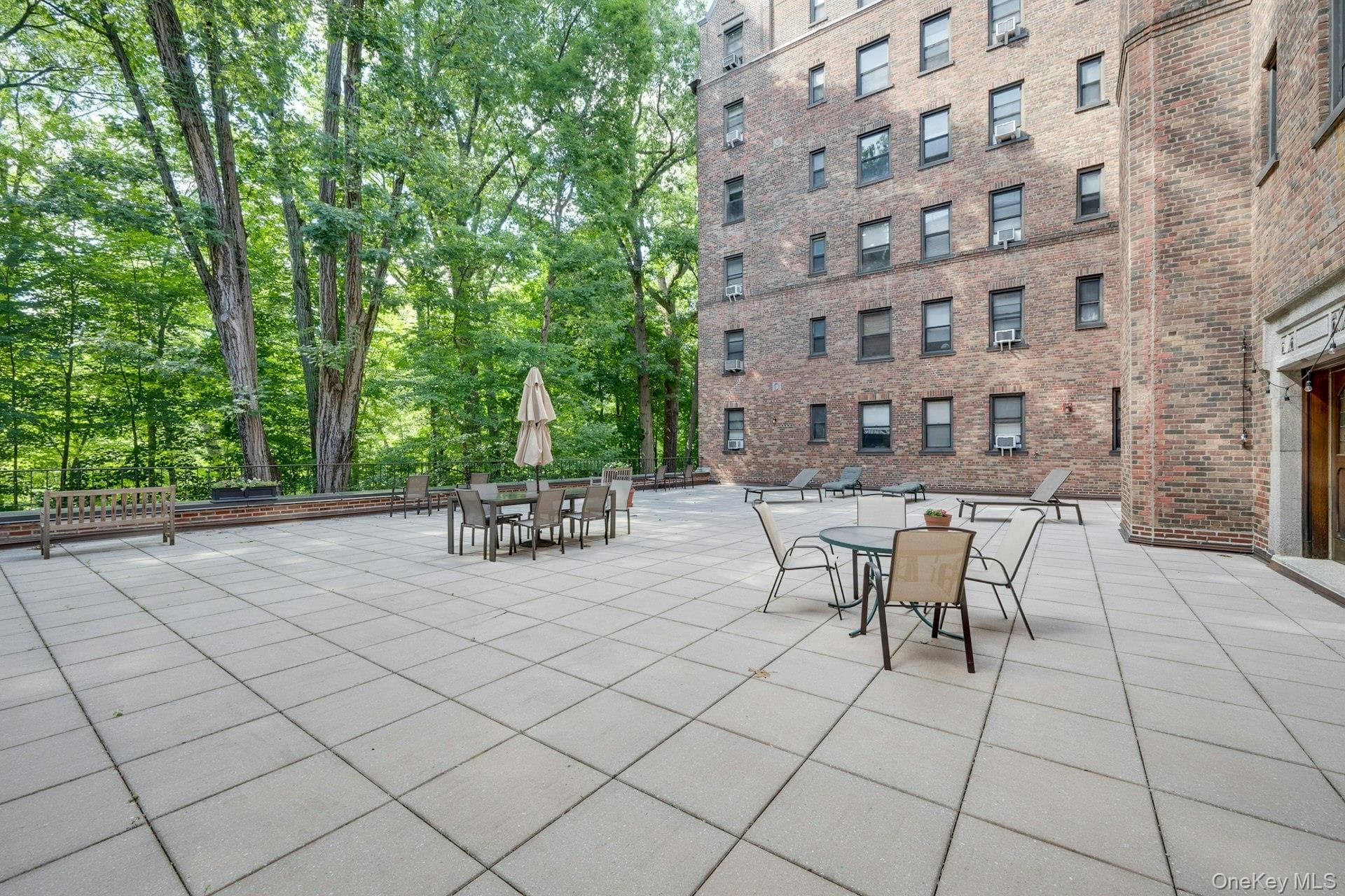 143 Garth Road Unit: 1J thumbnail 19