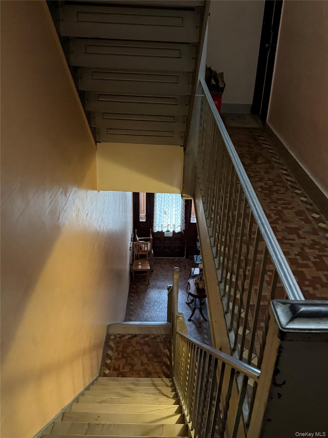 325 Graham Avenue thumbnail 5