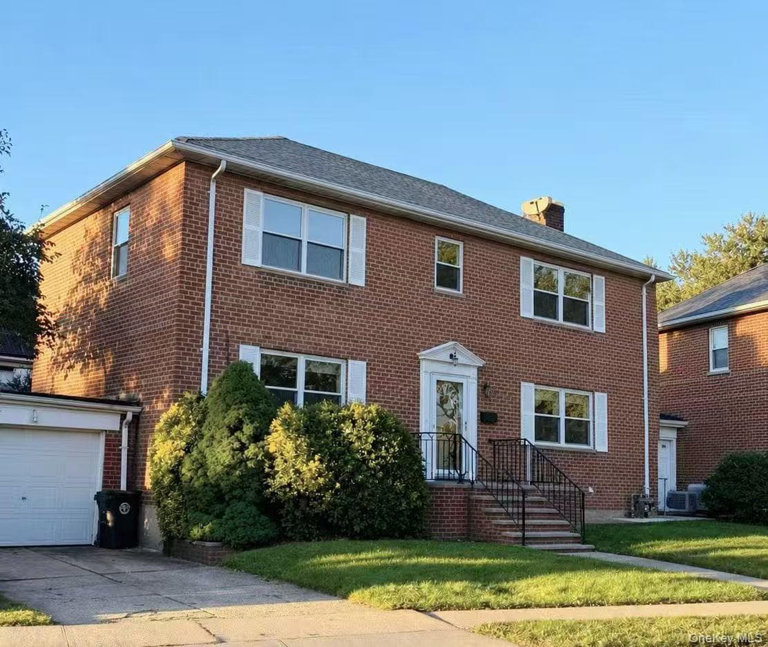 200-21 39th Avenue, Bayside