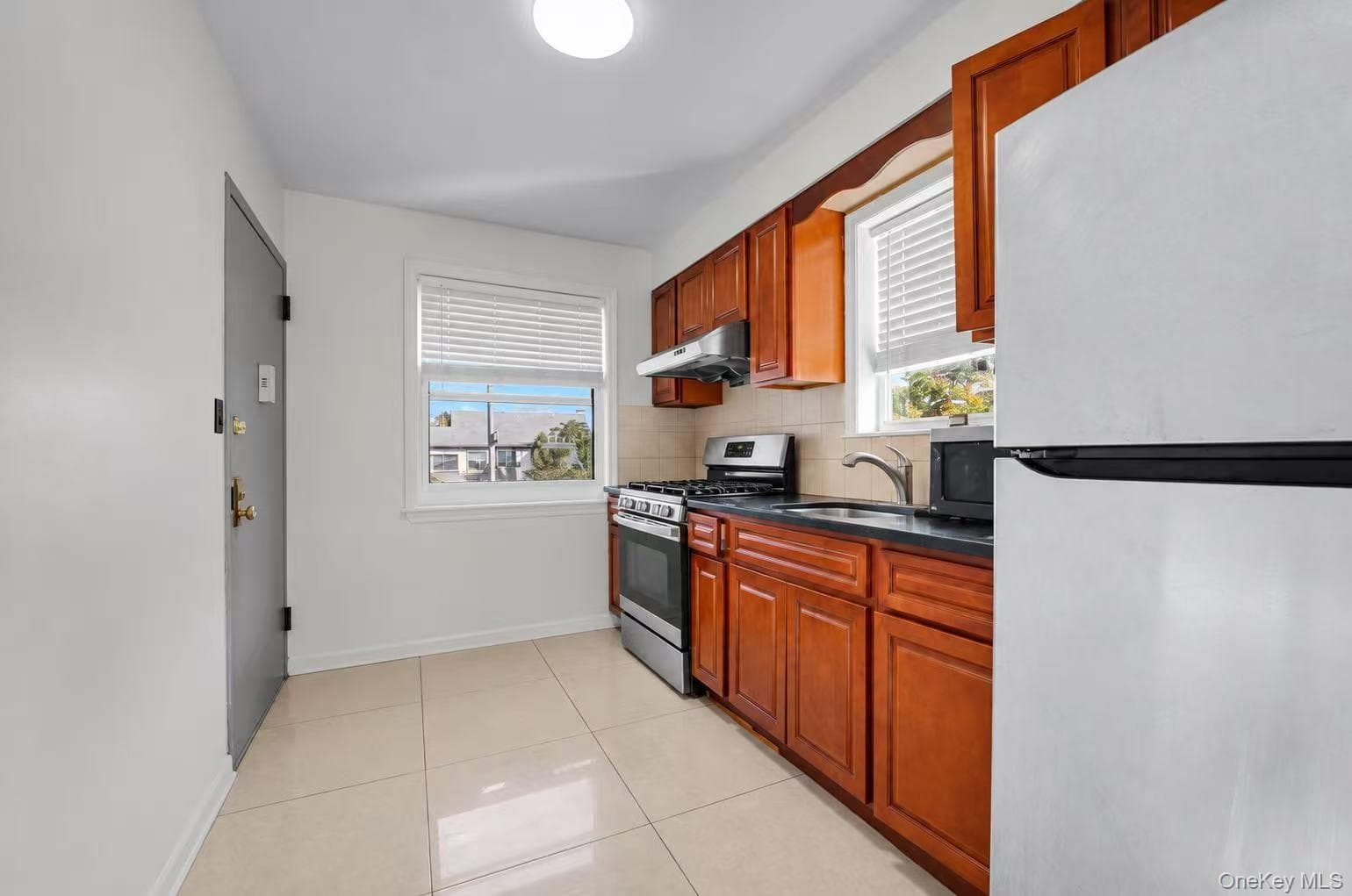6728 Utopia Parkway thumbnail 18