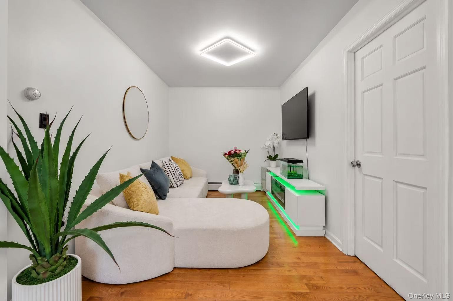 6728 Utopia Parkway thumbnail 16
