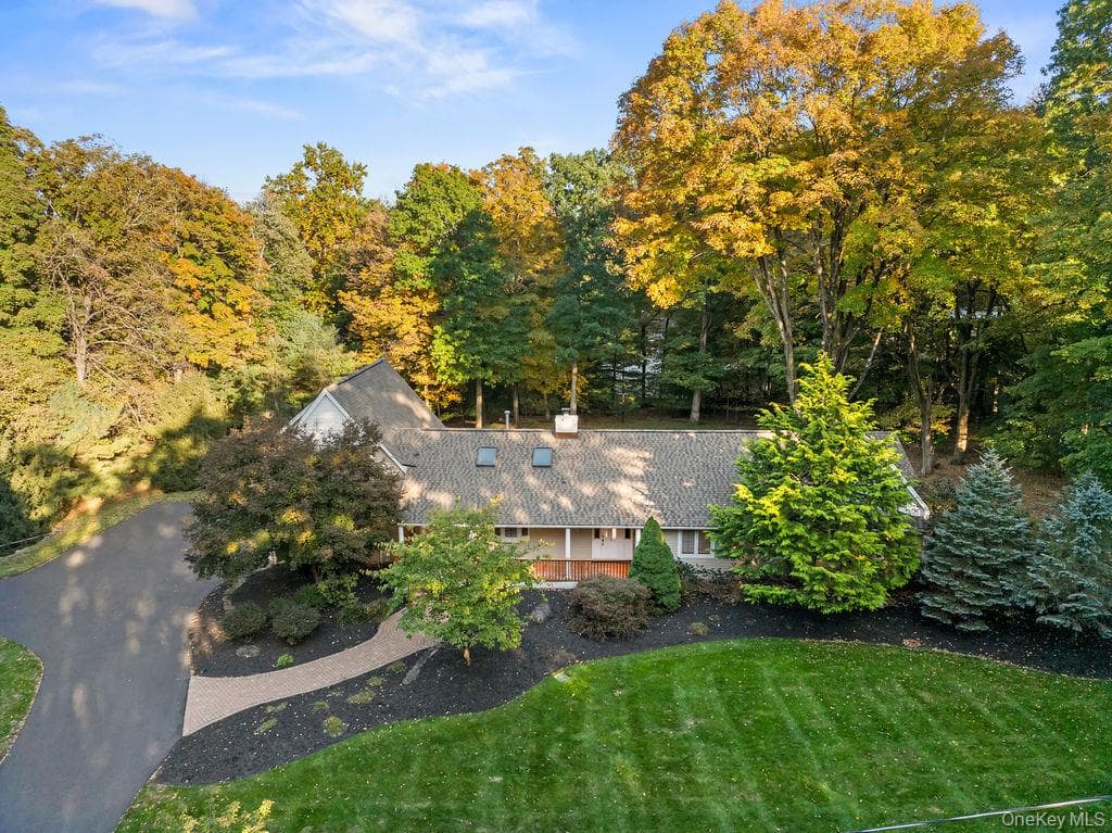 27 Mayer Drive, Suffern