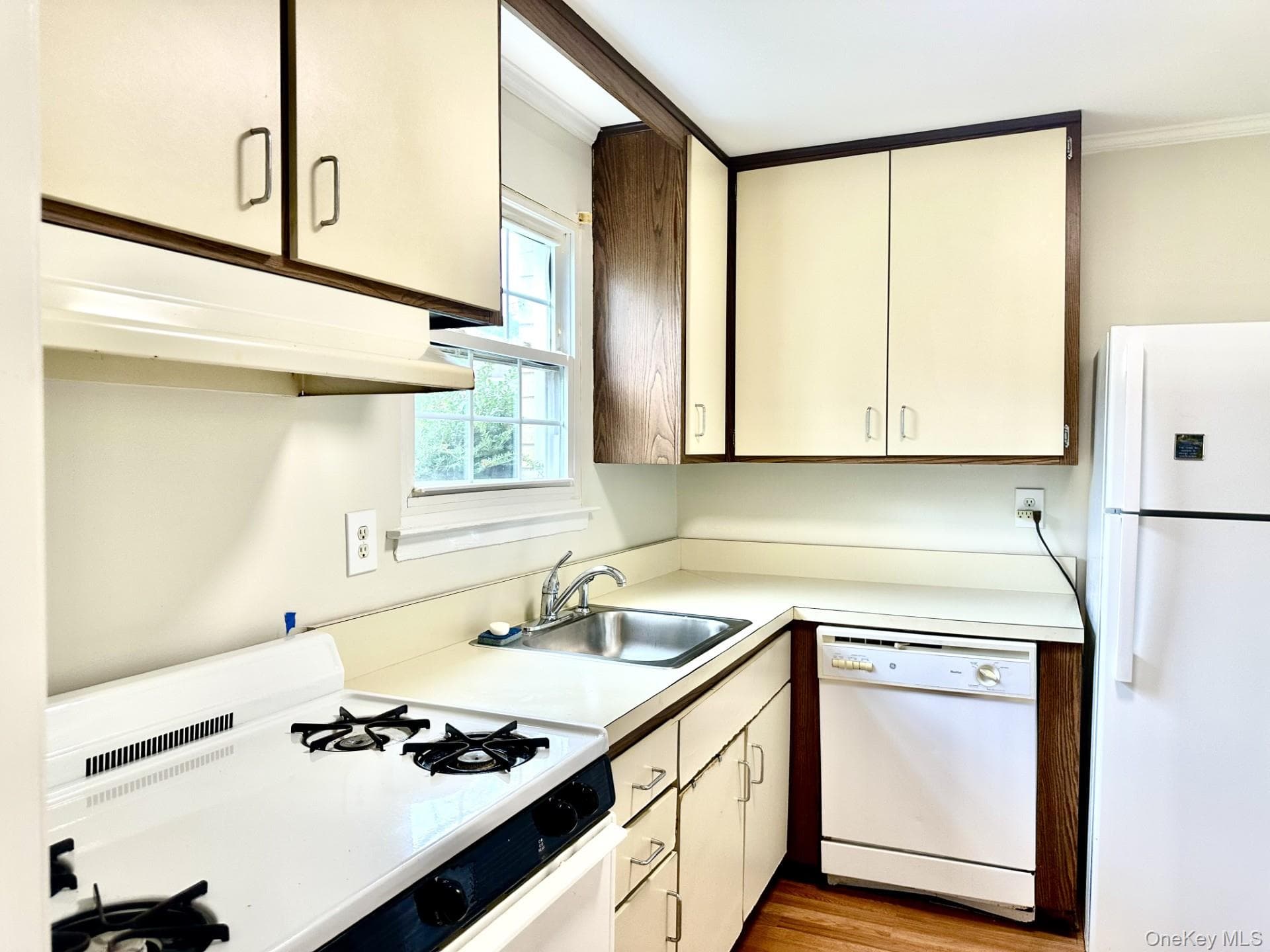 3922 Wilshire Lane Unit: H thumbnail 11