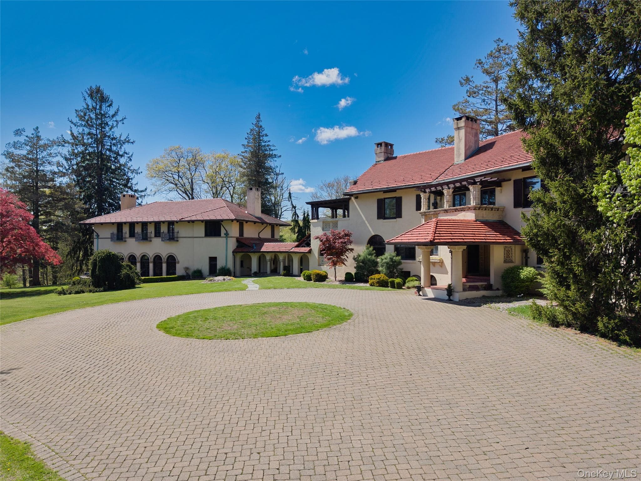 14 Castleton Drive photo 1