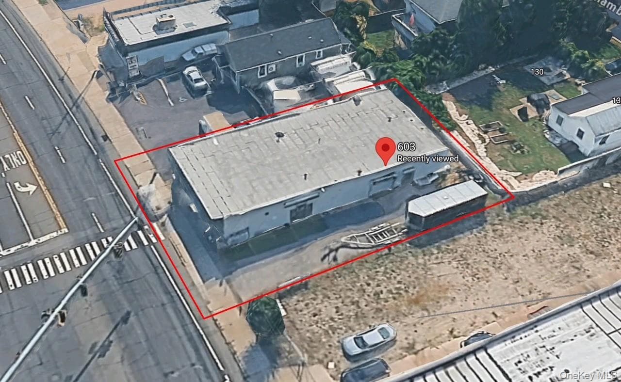 601-603 W Montauk Highway thumbnail 3