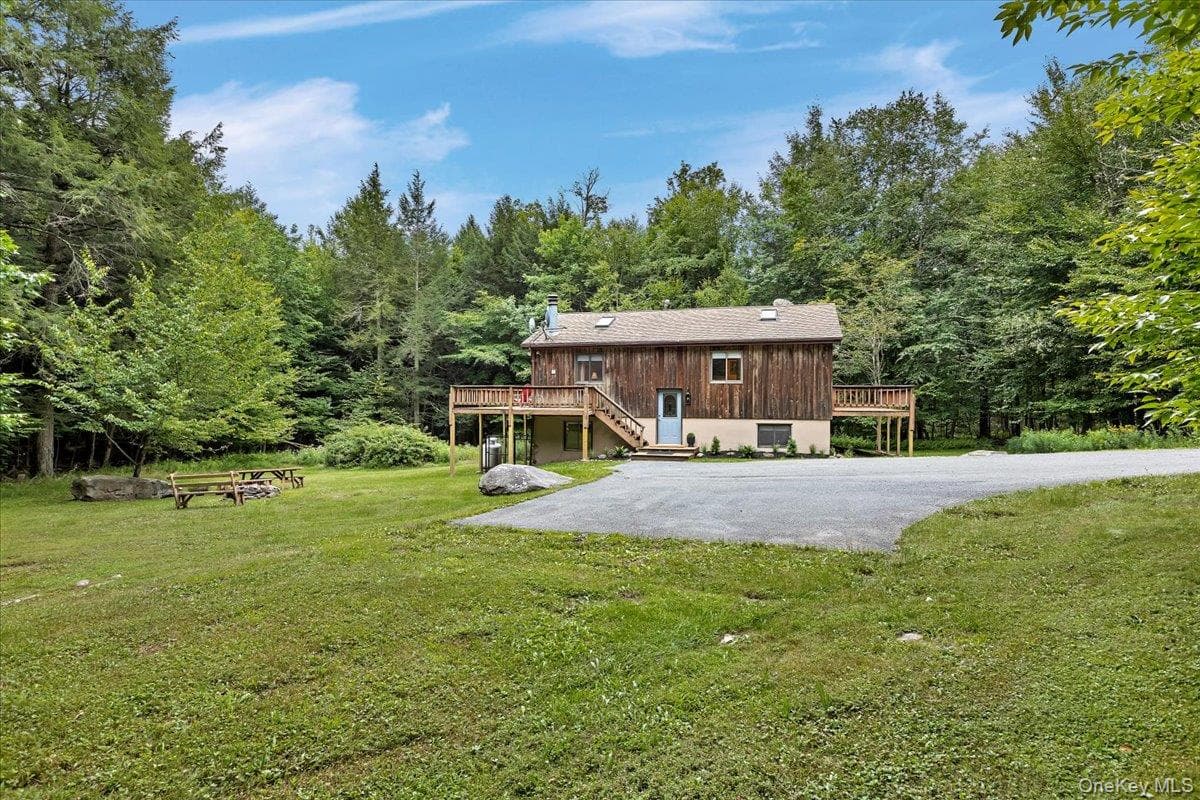307 Bobillen Drive thumbnail 2