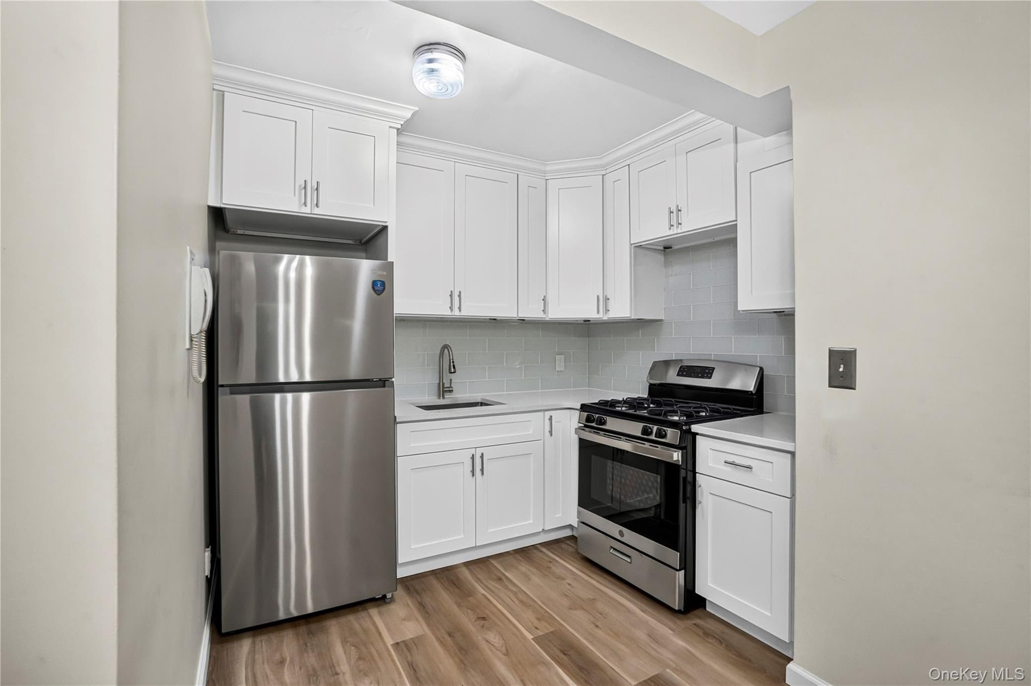 8915 Parsons Boulevard Unit: 11D thumbnail 3