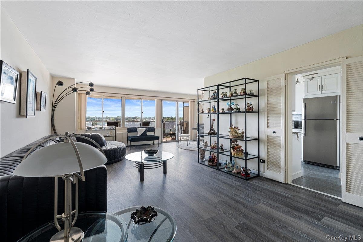 18-15 215th Street Unit: 10D thumbnail 3
