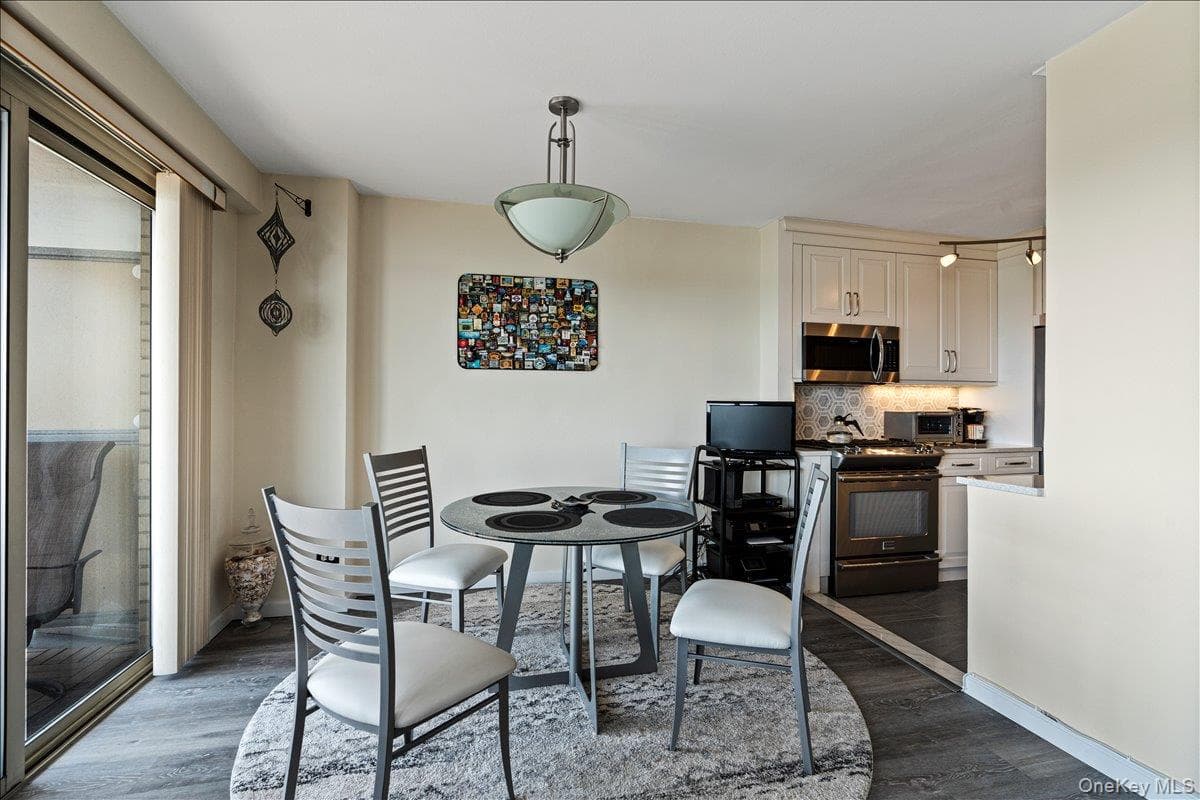 18-15 215th Street Unit: 10D thumbnail 6