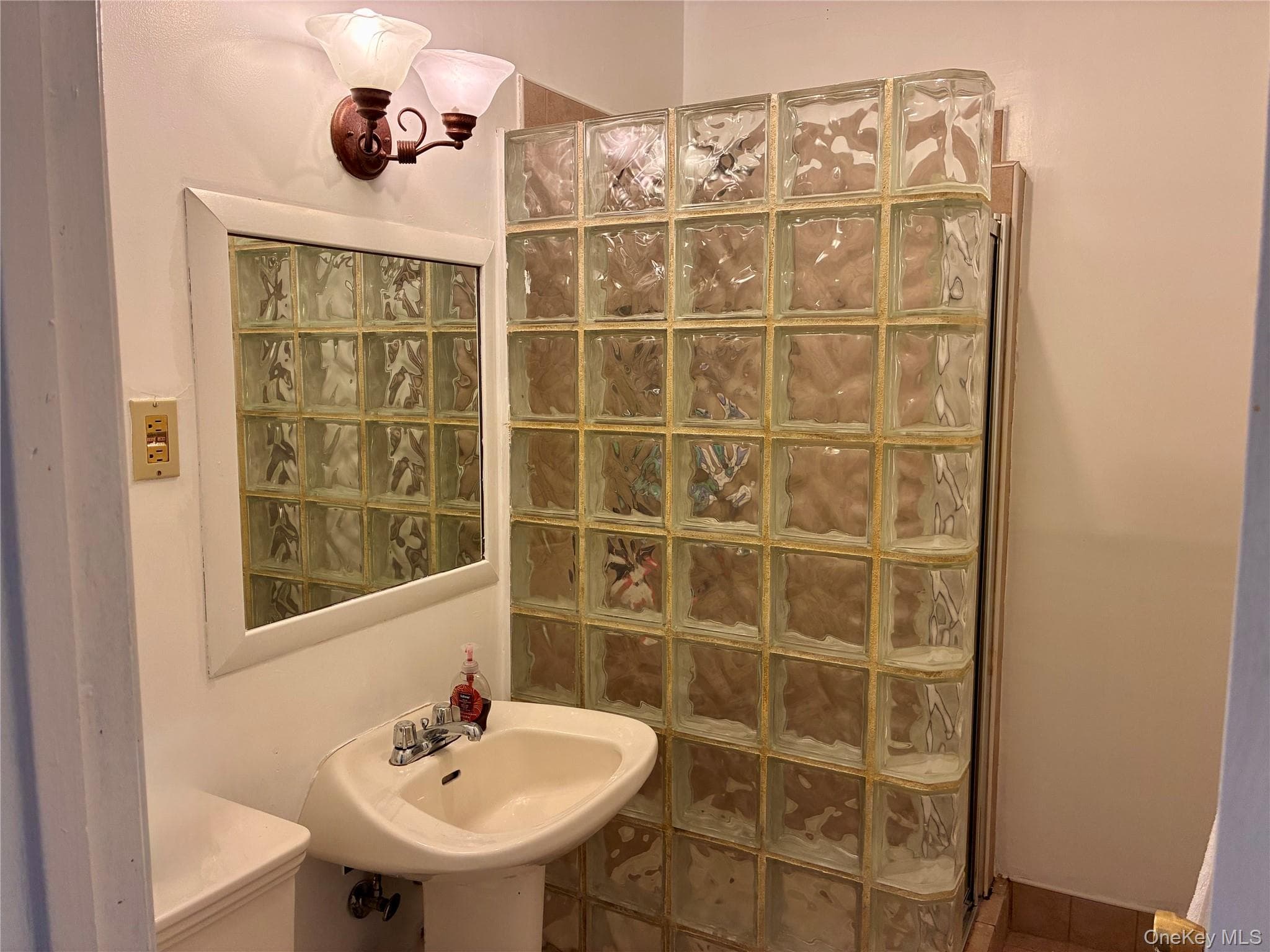 1713 E 14th Street Unit: A thumbnail 9
