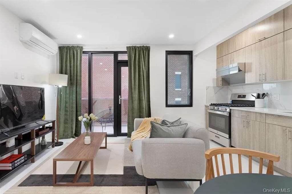 124-28 Queens Boulevard Unit: PH-B, Kew Gardens