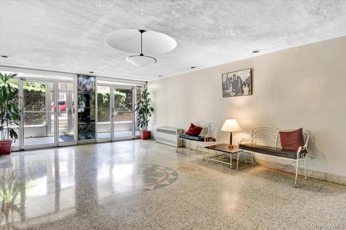 2835 Webb Avenue Unit: 4B thumbnail 9
