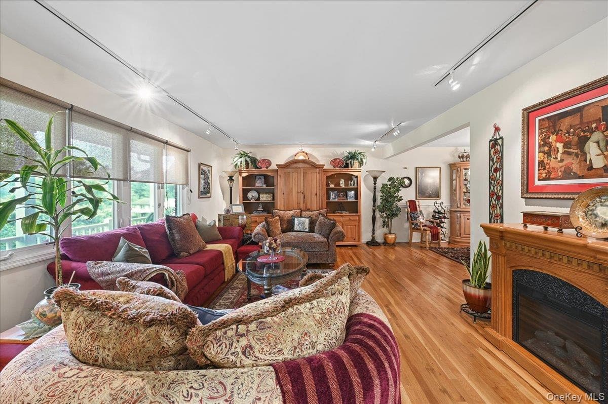 12 Berkshire Drive thumbnail 10