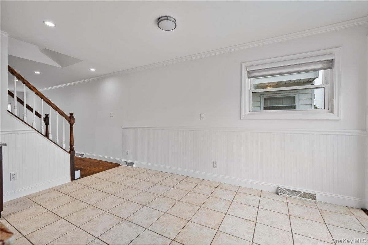 1481 Stadium Avenue thumbnail 13