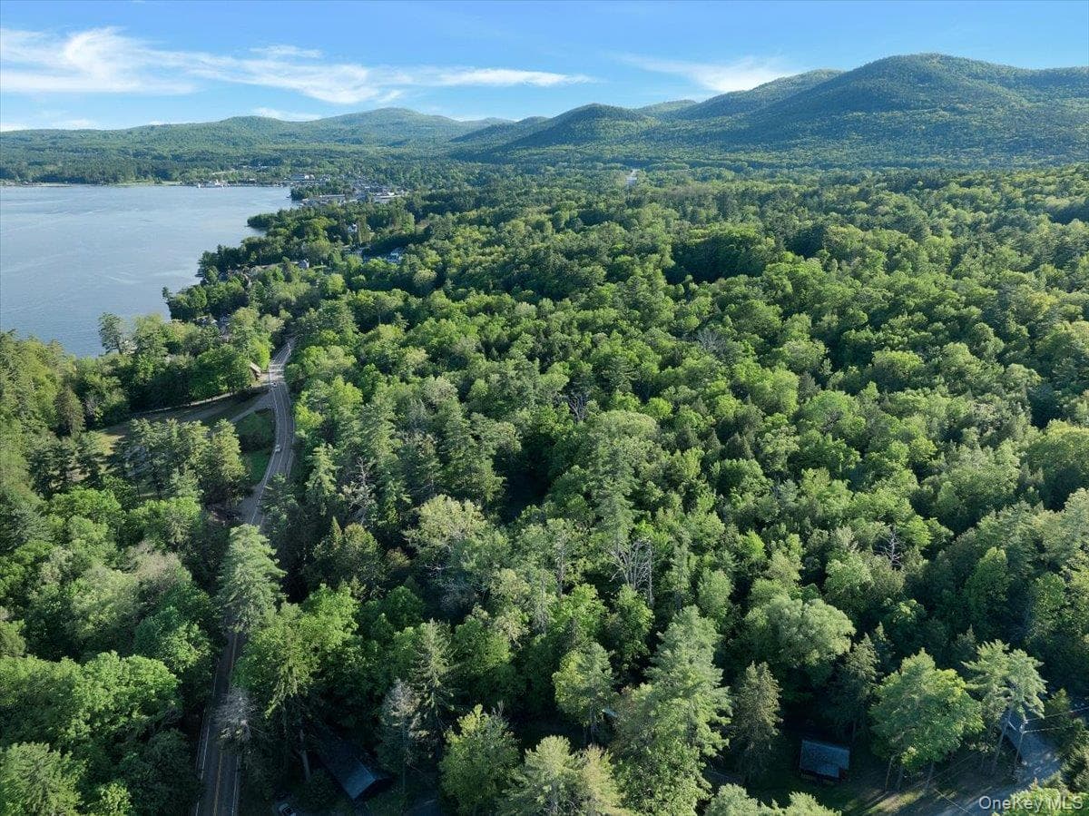 3089 Lakeshore Drive, Lake George