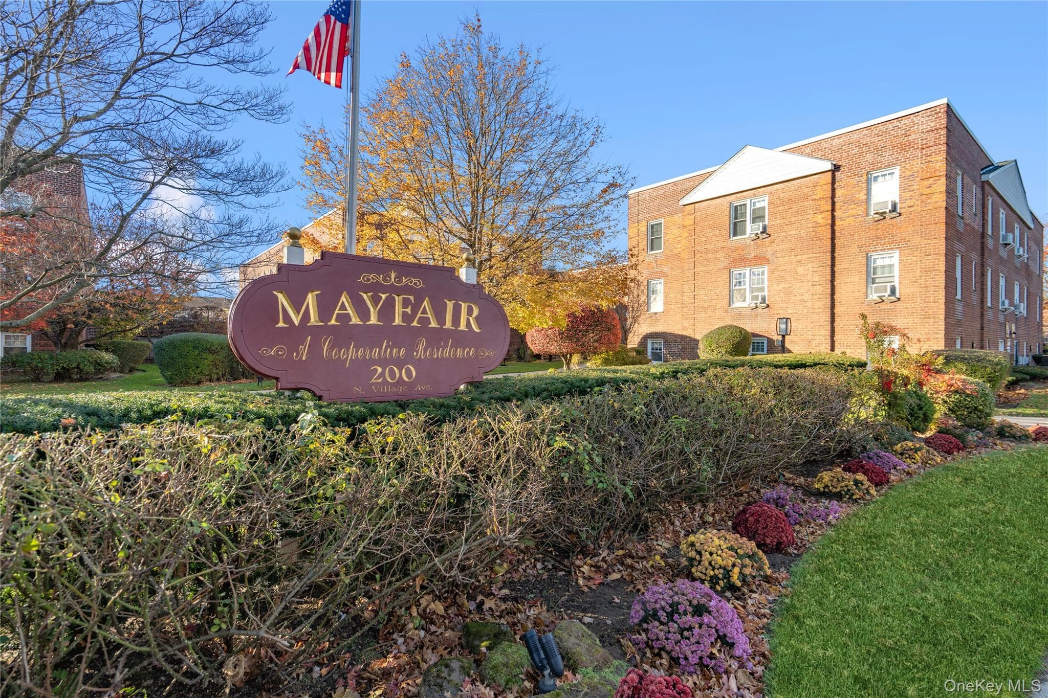 200 N Village Avenue Unit: 100 photo 1