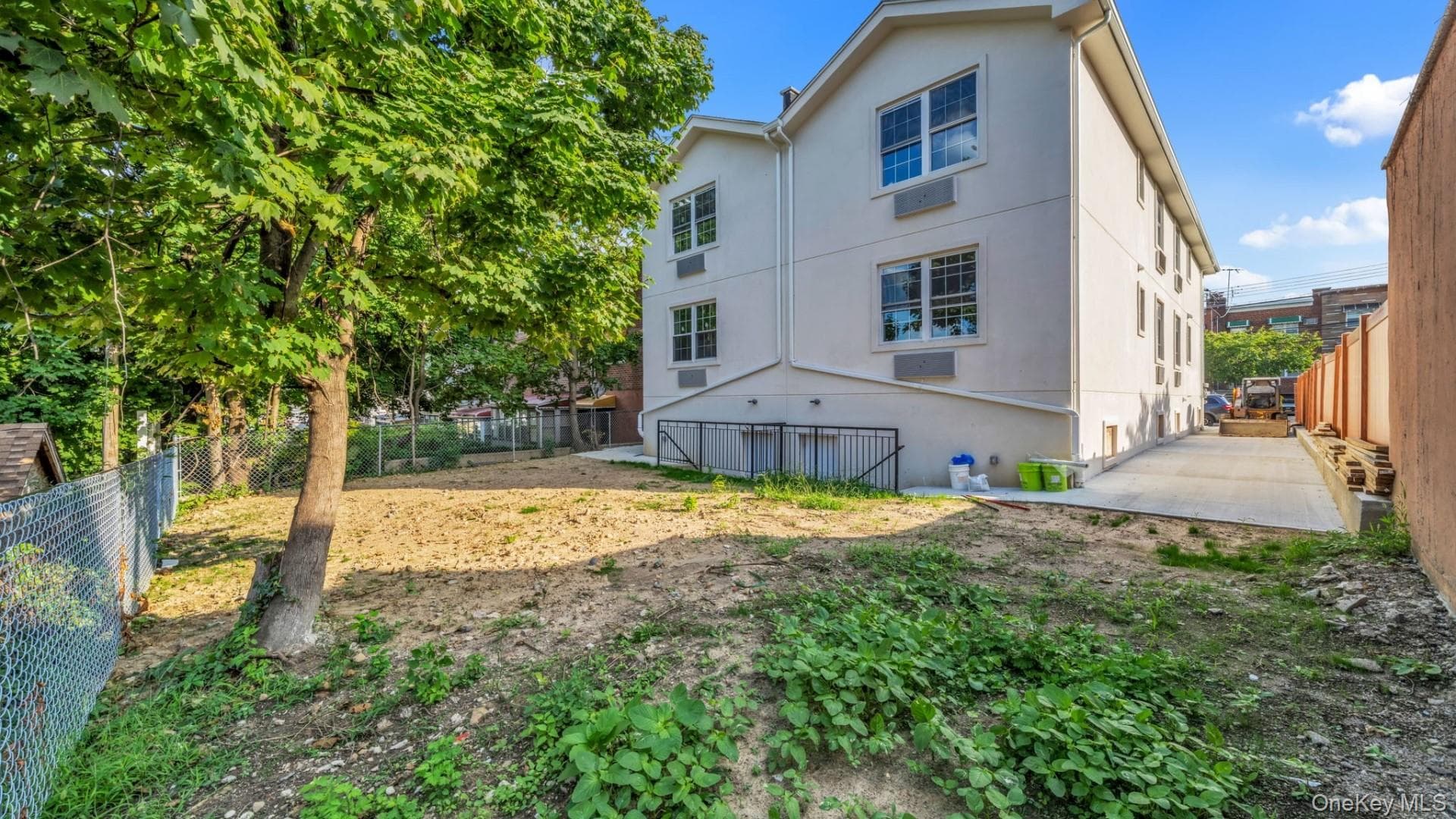 957 E 229th Street thumbnail 41